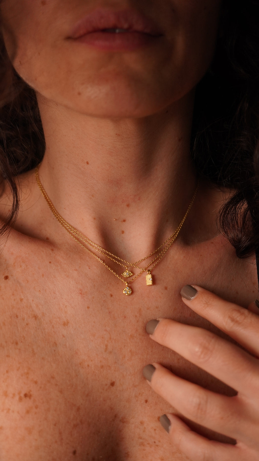 Necklet Yuvarlak Üç Taşlı Kolye