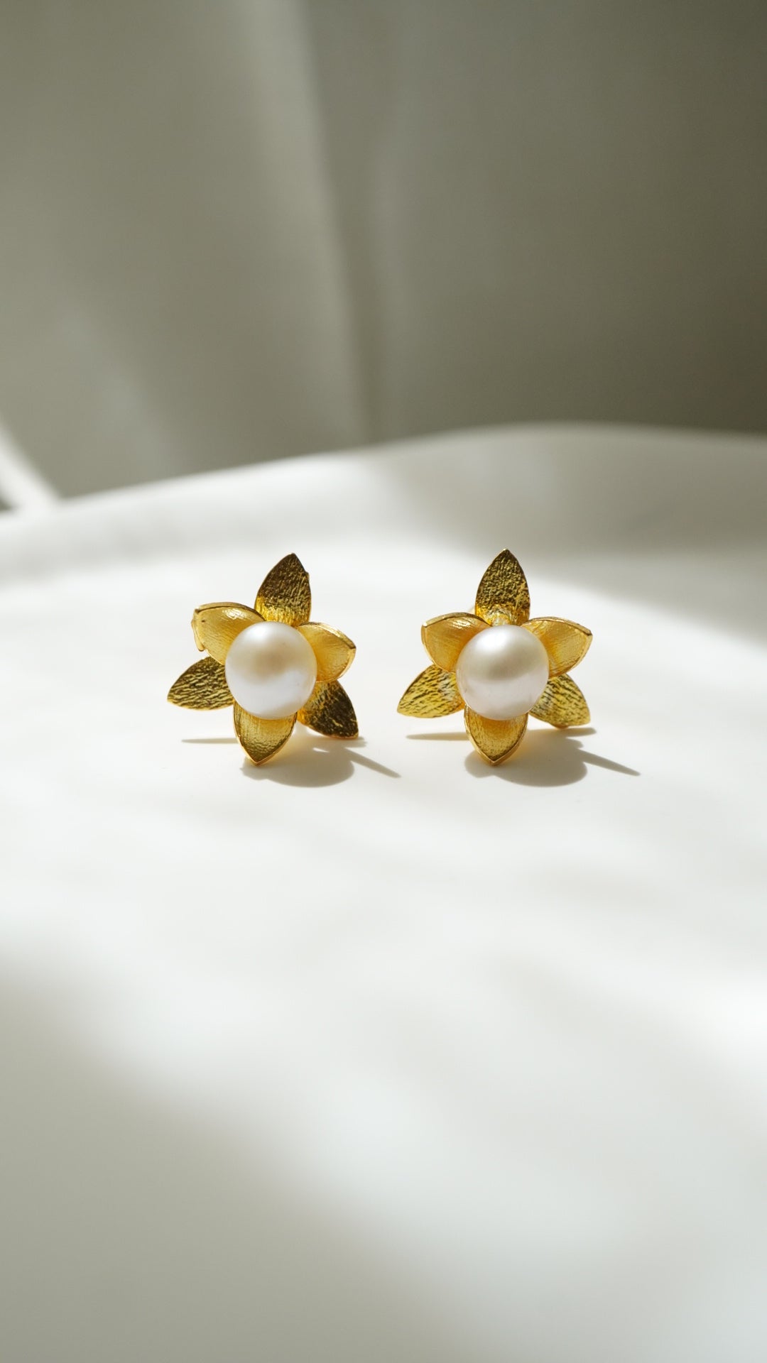 Pearl on Flower Küpe